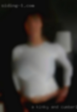 A kinky and discreet in Cumberland, Maryland woman or couple!